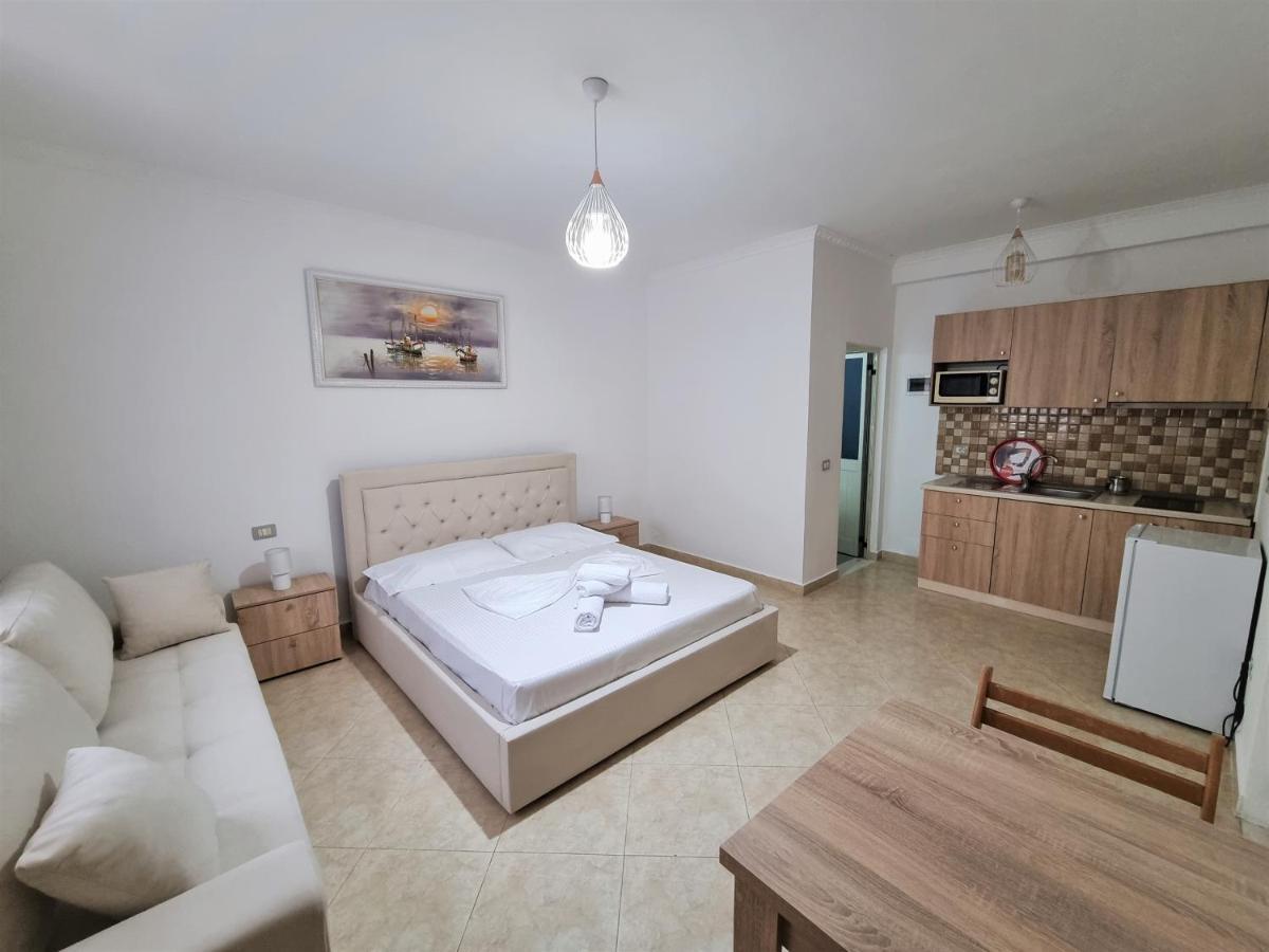 My Holiday House Hotel Durres Ngoại thất bức ảnh