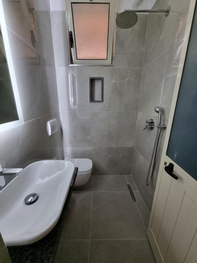 My Holiday House Hotel Durres Ngoại thất bức ảnh